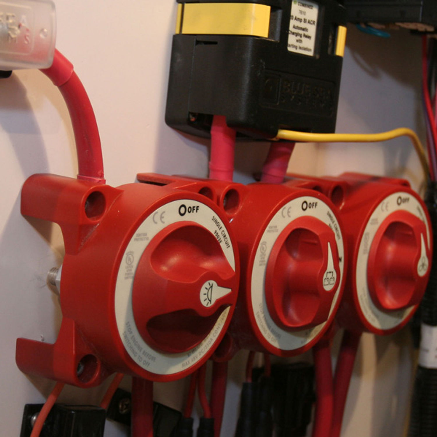 Blue Sea Hovedafbryder E-Serie On/Off