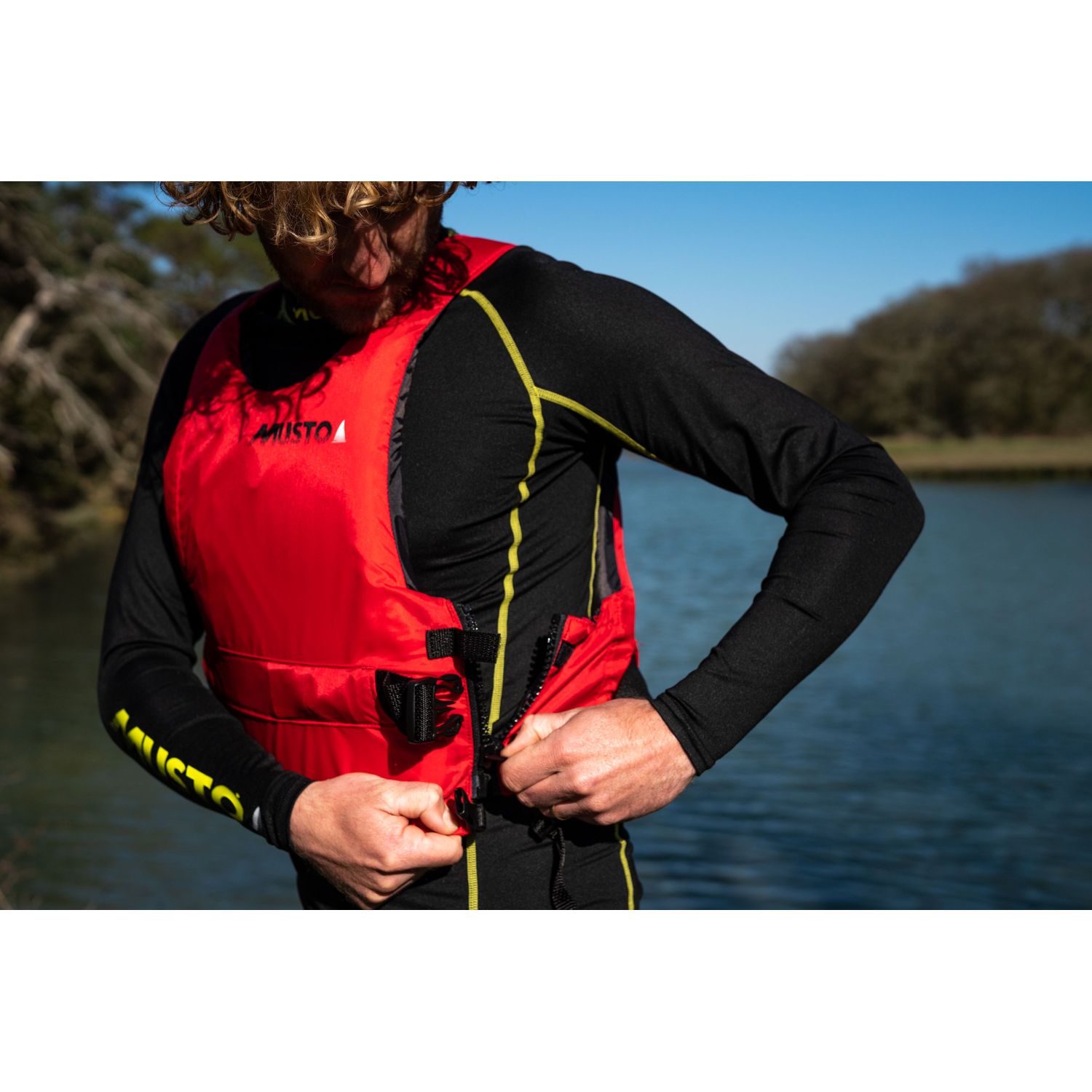 Musto Regatta Buoyancy Aid Flydevest Rød