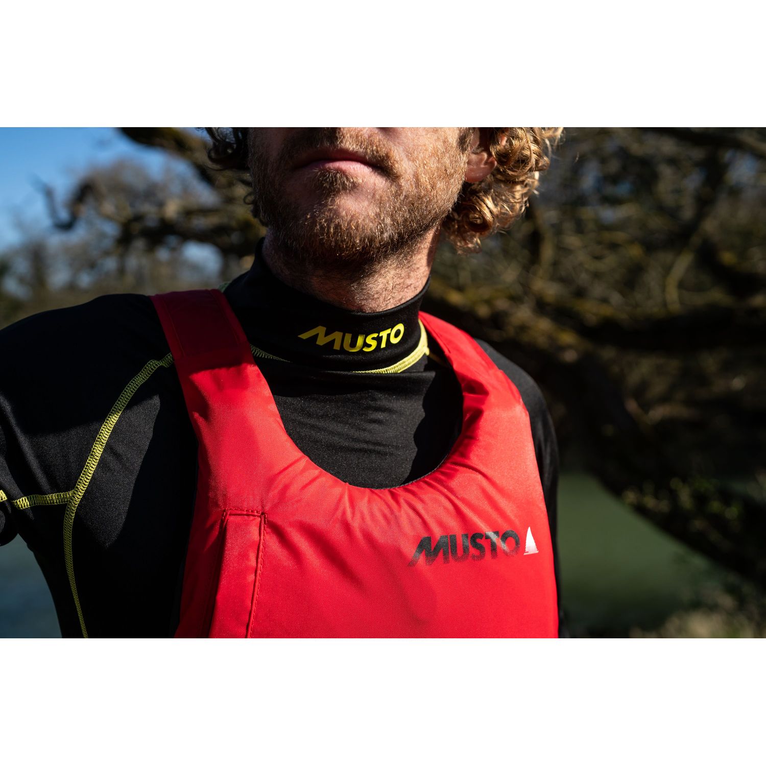 Musto Regatta Buoyancy Aid Flydevest Rød