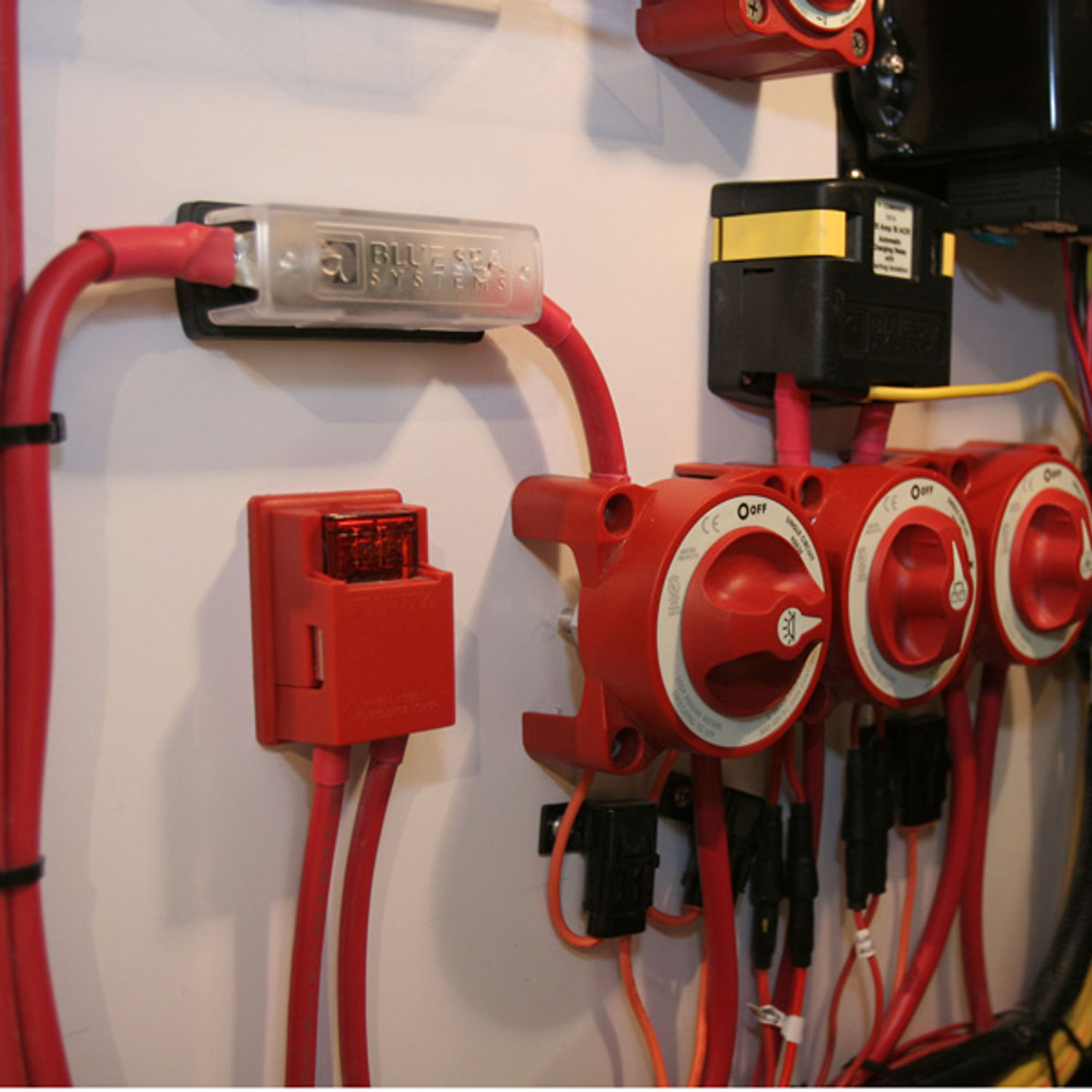 Blue Sea Hovedafbryder E-Serie On/Off