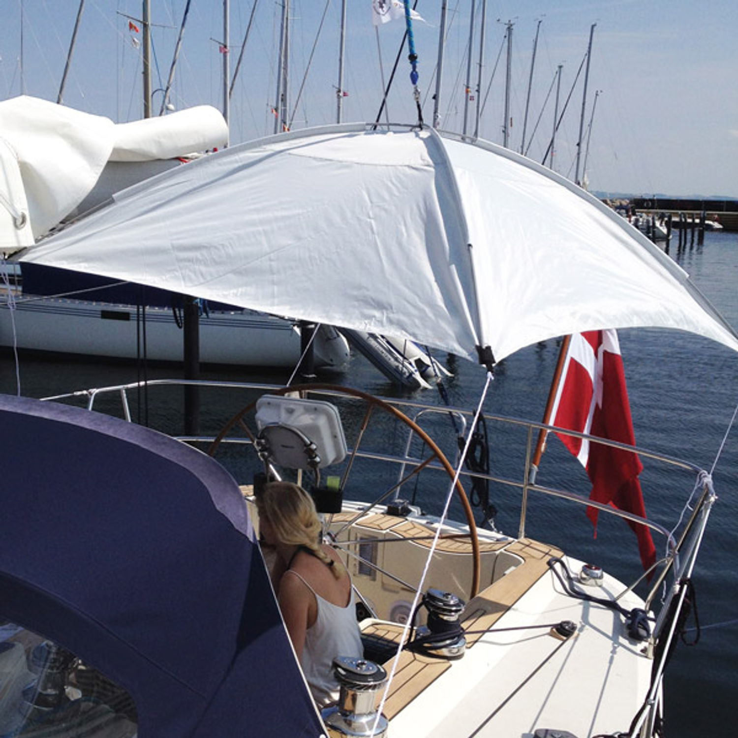 Aurinkokatos cockpit