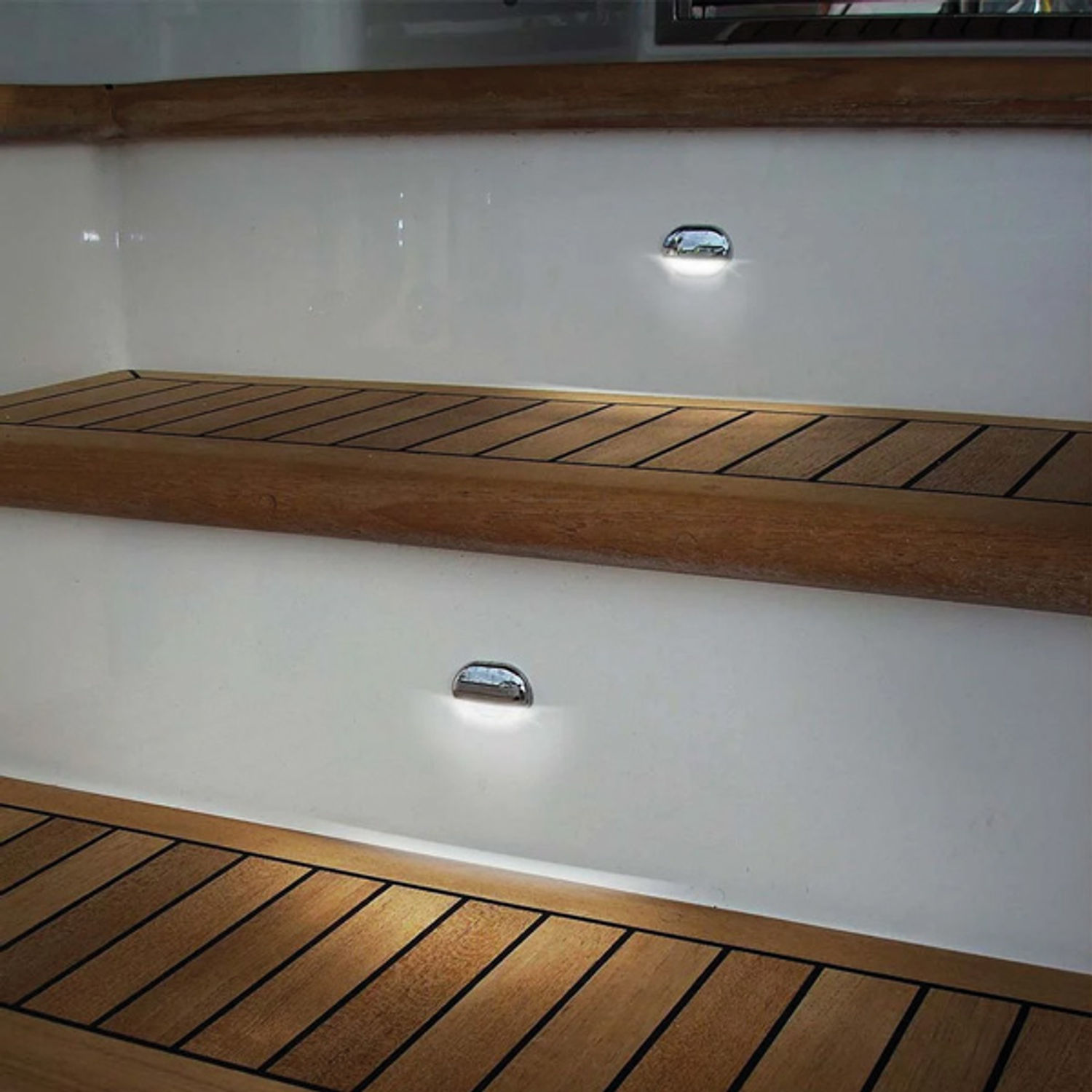 Hella Apelo RGB step lys